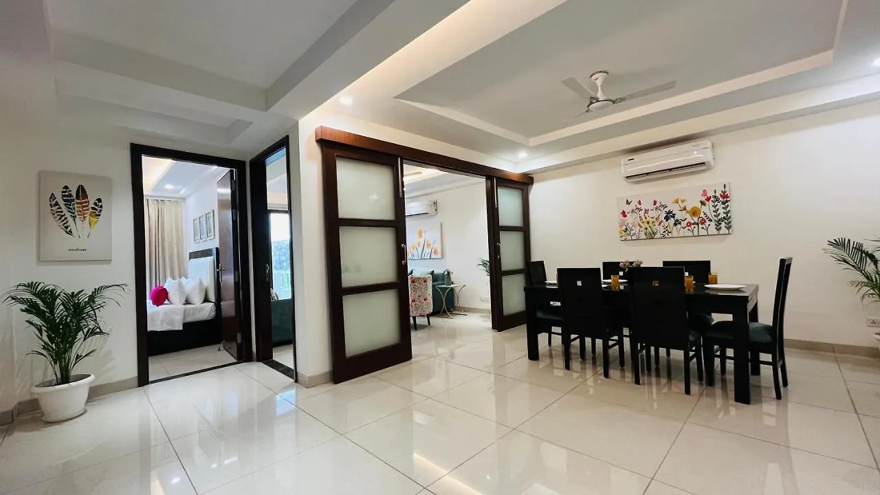شقة Bluo 3Bhk Golf Course Road - Balcony, Lift, Terrace غورغاون